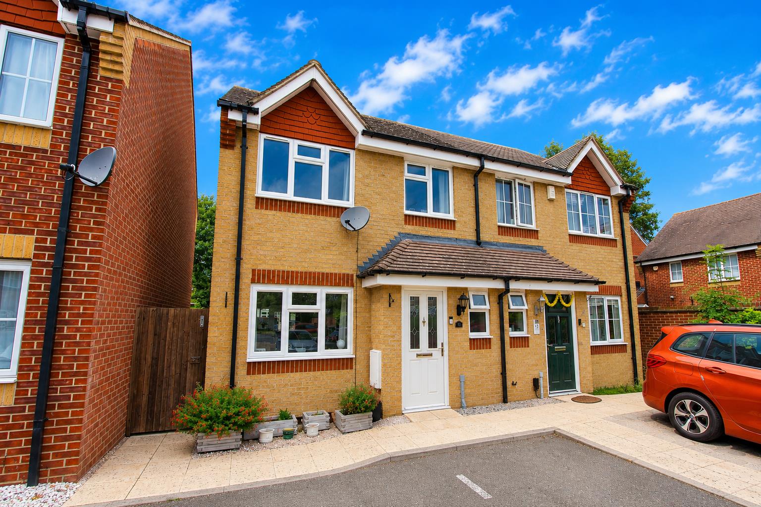 3 bed property in Amberwood Close, Wallington